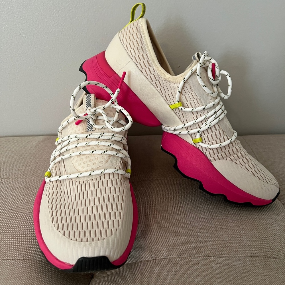 SOREL Women's Kinetic Impact Lace Sneakers Size 9 Natural Cactus Pink